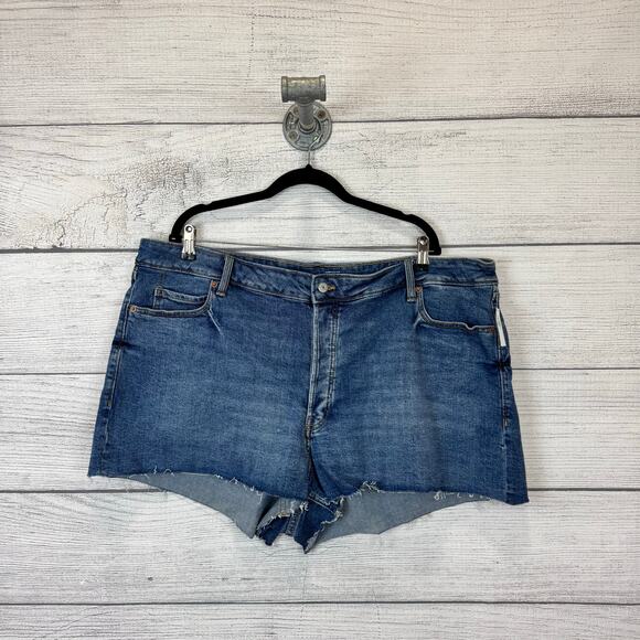 Old Navy Plus Size Sky-Hi High Rise A-Line Denim Raw Hem Jean Shorts Size 24 - Picture 1 of 7
